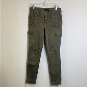 Almost Famous Women's Olive Green Cargo Pants